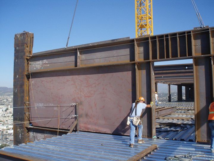 دیوار برشی فولادی